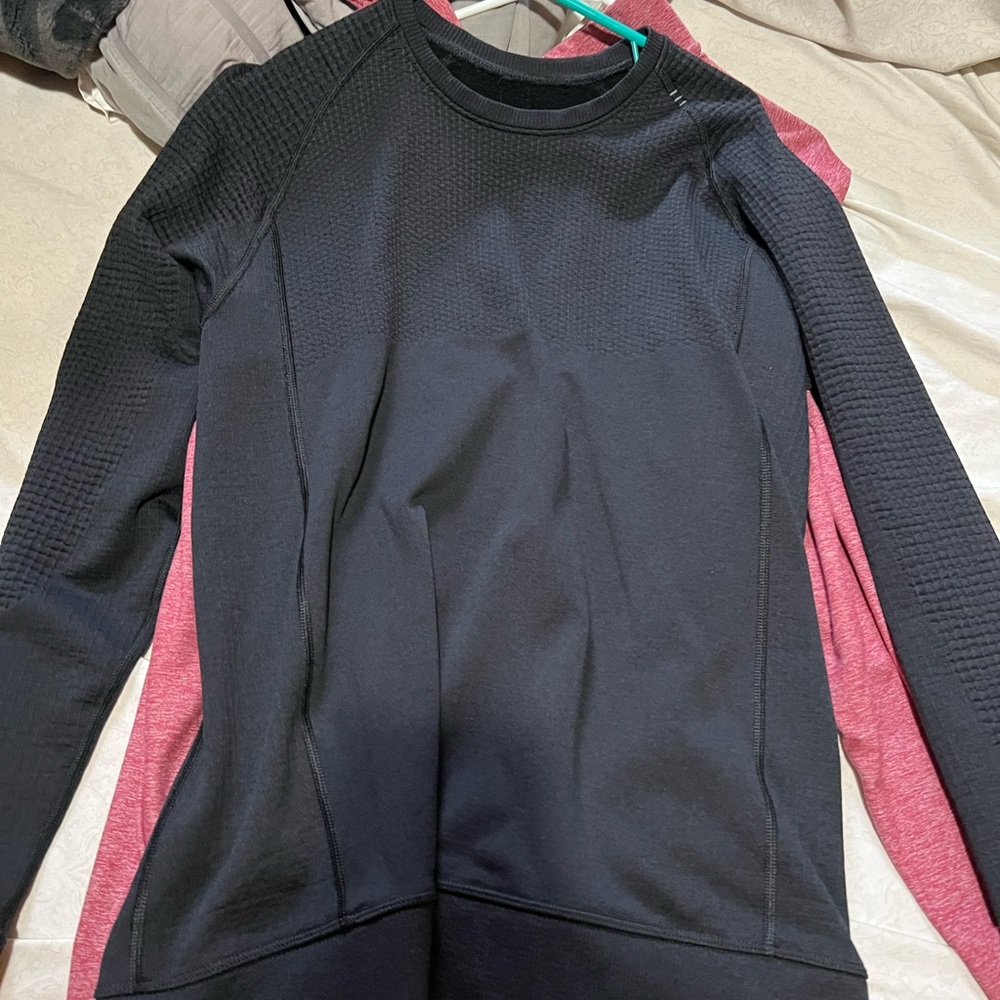 Black lululemon thick shirt